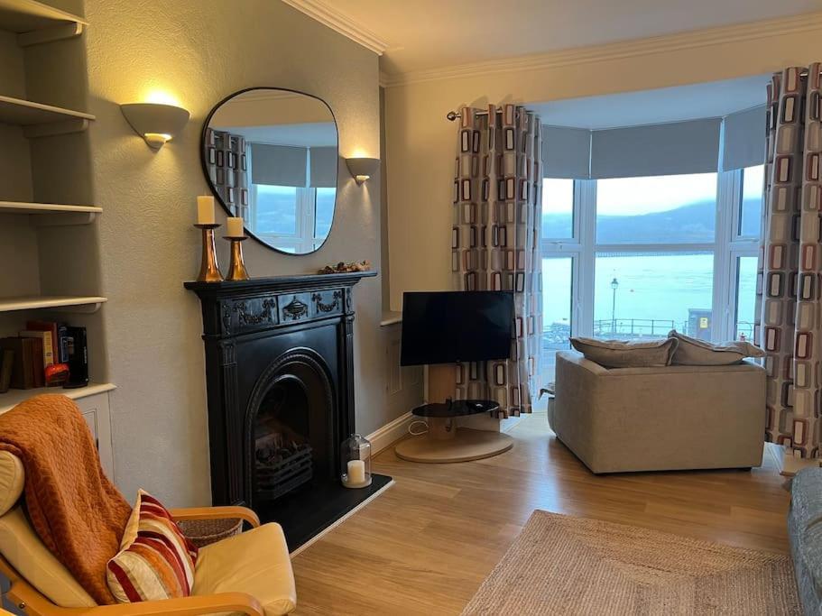 Harbourside 2 Bed Apartment, Barmouth Bridge Views Екстер'єр фото
